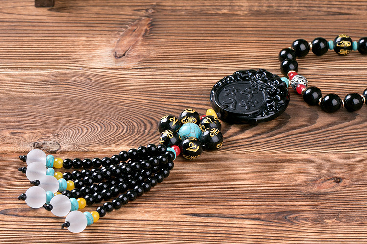 Obsidian gourd car hangers are selling well. Beaded Buddha statue interior products are available for wholesale from car hanger manufacturers pic 18