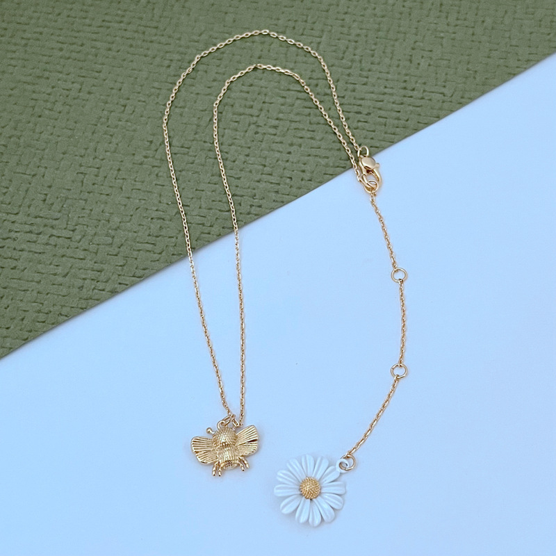 European and American fashion, light luxury, sweet and fresh Daisy and bee inlaid enamel glaze Daisy metal jewelry set pic 26