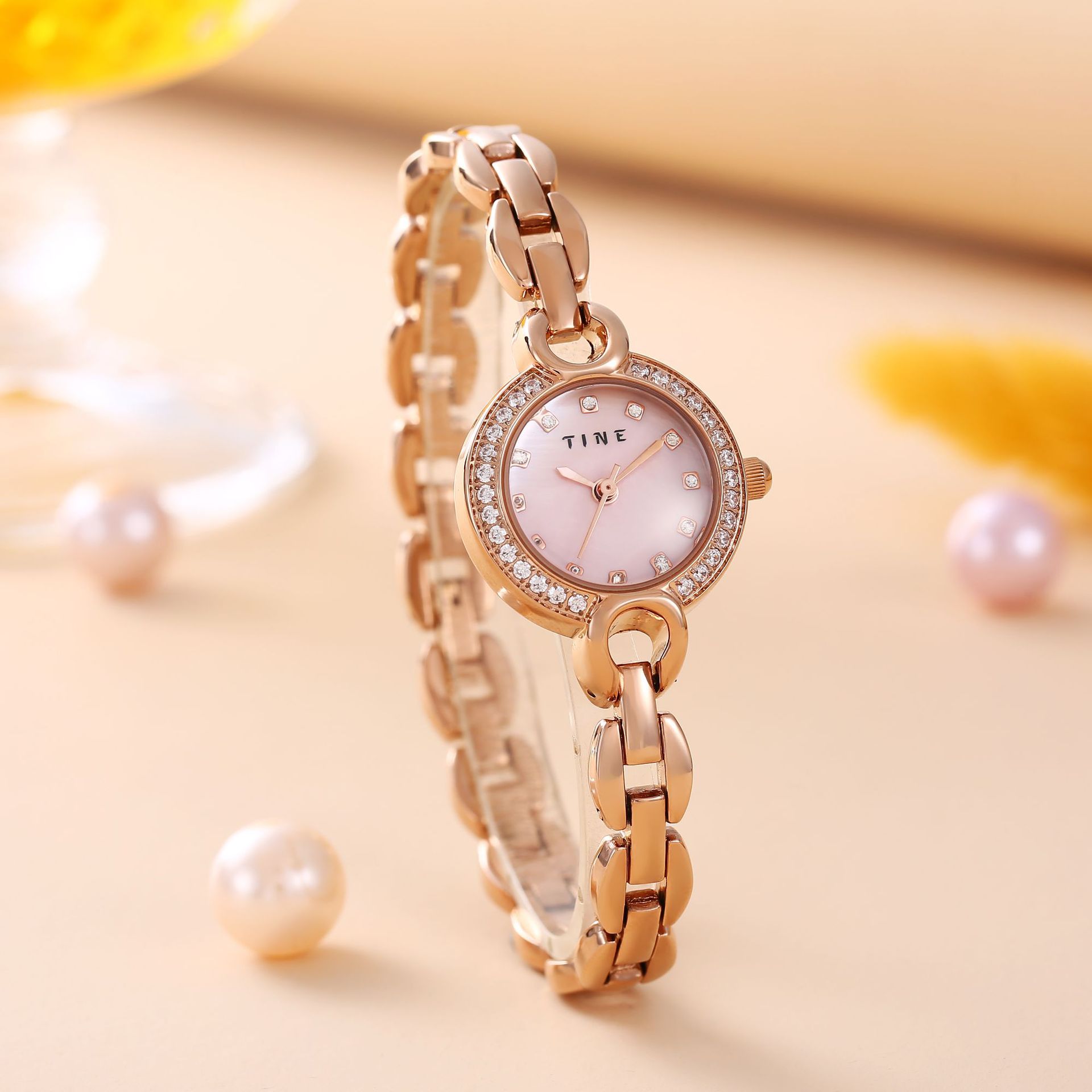 High-end quartz watches for women, cross-border wholesale, waterproof, fashionable and niche square bracelet watches for women pic 13