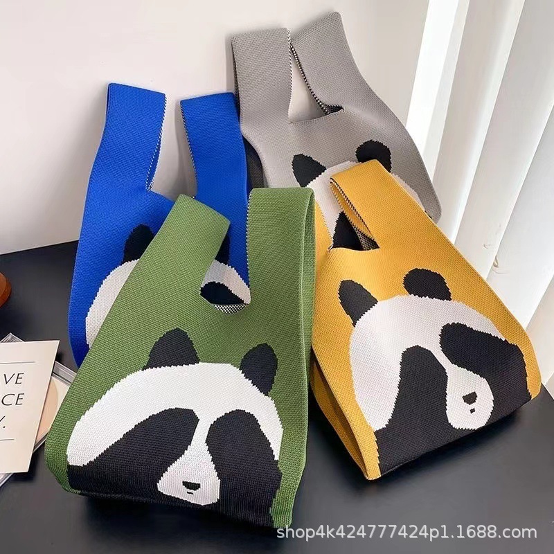 Bolso de panda lindo mujer de lana de punto bolsa de cubo versión japonesa y coreana 100 bolsos casuales bolsa de tote box lunch bag pic 3