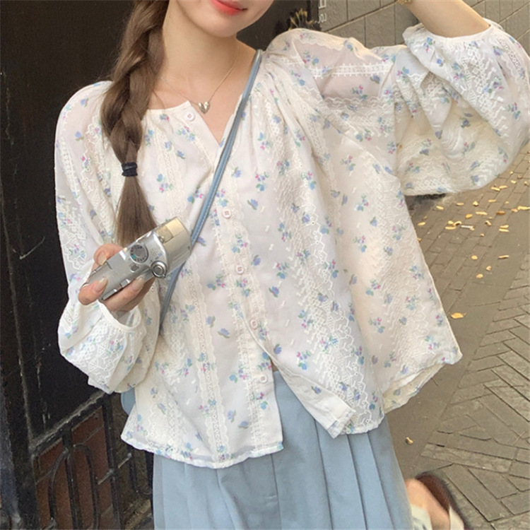 A fresh and light floral long-sleeved shirt for women, a Korean-style loose and slimming shirt with a round neck and a sweet and girlish look pic 2