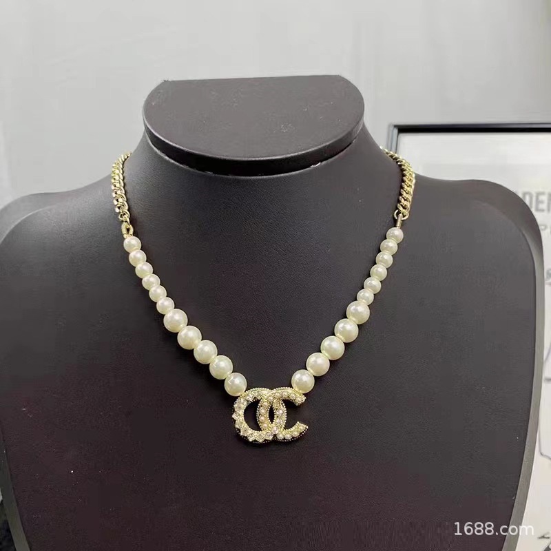 小香项链女新款香奶奶高版本跨锁骨链境复古双C珍珠毛衣链厂家直详情12