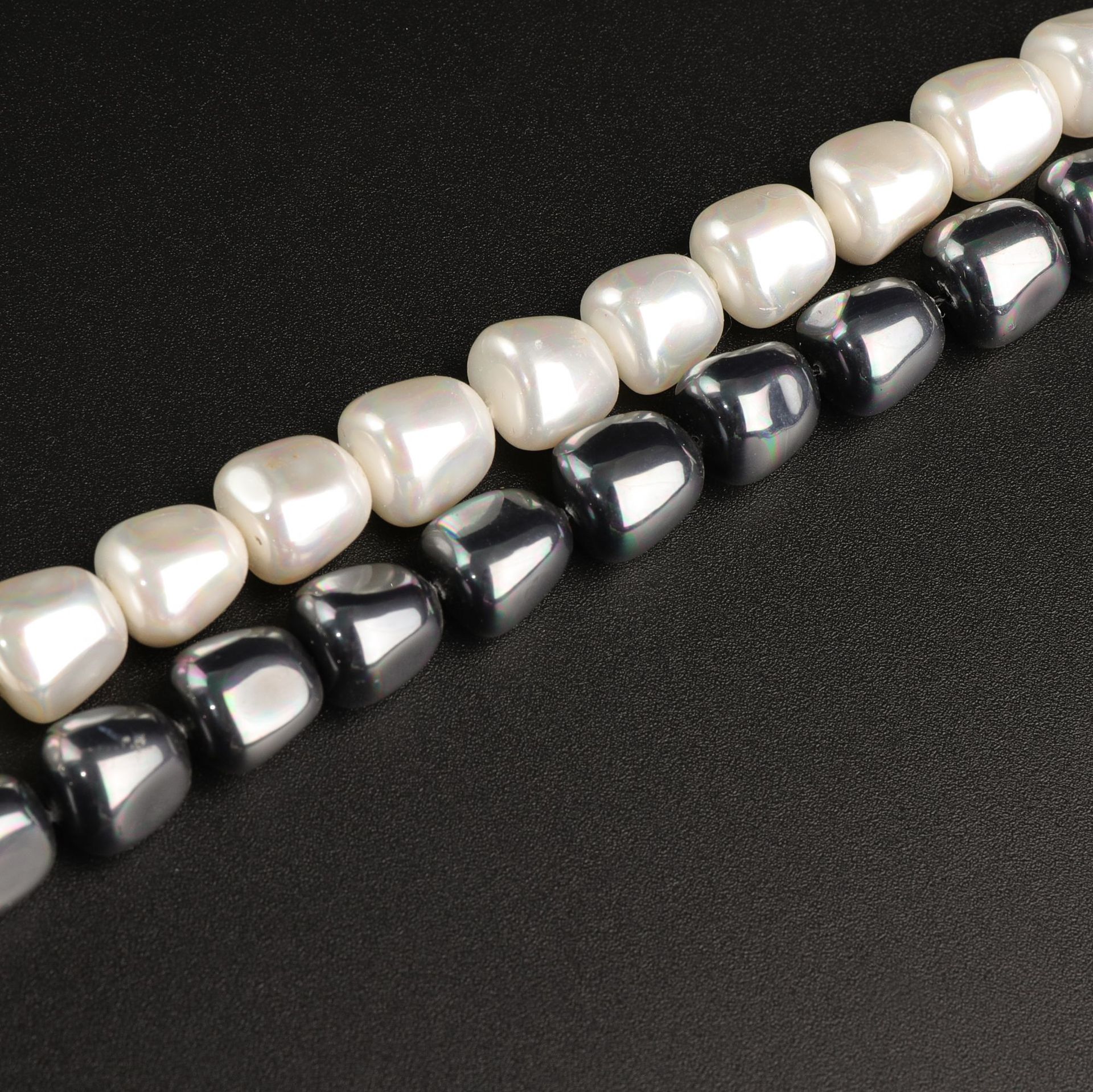 Factory direct supply of irregular-shaped straight-hole shell beads, bell-shaped gourd cut surface shell pearls, DIY handmade jewelry accessories, beads pic 7