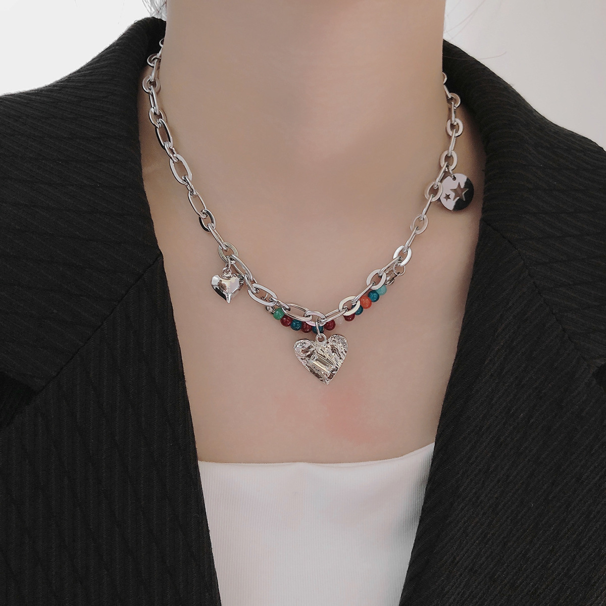 European and American style heart-shaped necklace, versatile for women, niche design, hot girl ins style, titanium steel, non-fading, high-end collarbone chain pic 13