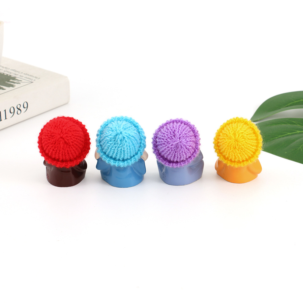 四不小和尚树脂工艺品萌趣可爱毛线帽戴帽和尚汽车摆件盆栽装饰品详情3