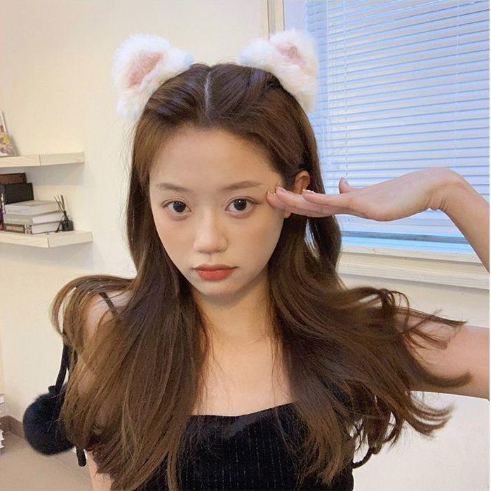 The new autumn and winter 2021 collection features sweet and sensual cat ear hair clips, faux fur rabbit hair top clips, plush hair clips, and Japanese and Korean hair accessories pic 3