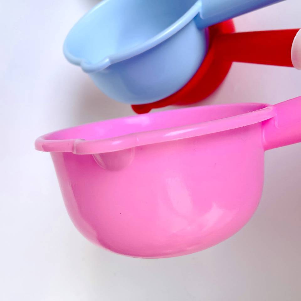 Large red water ladle thickened ladle with handle drifting water ladle long handle 水舀子 with mouth ladle water bowl two yuan wholesale pic 11