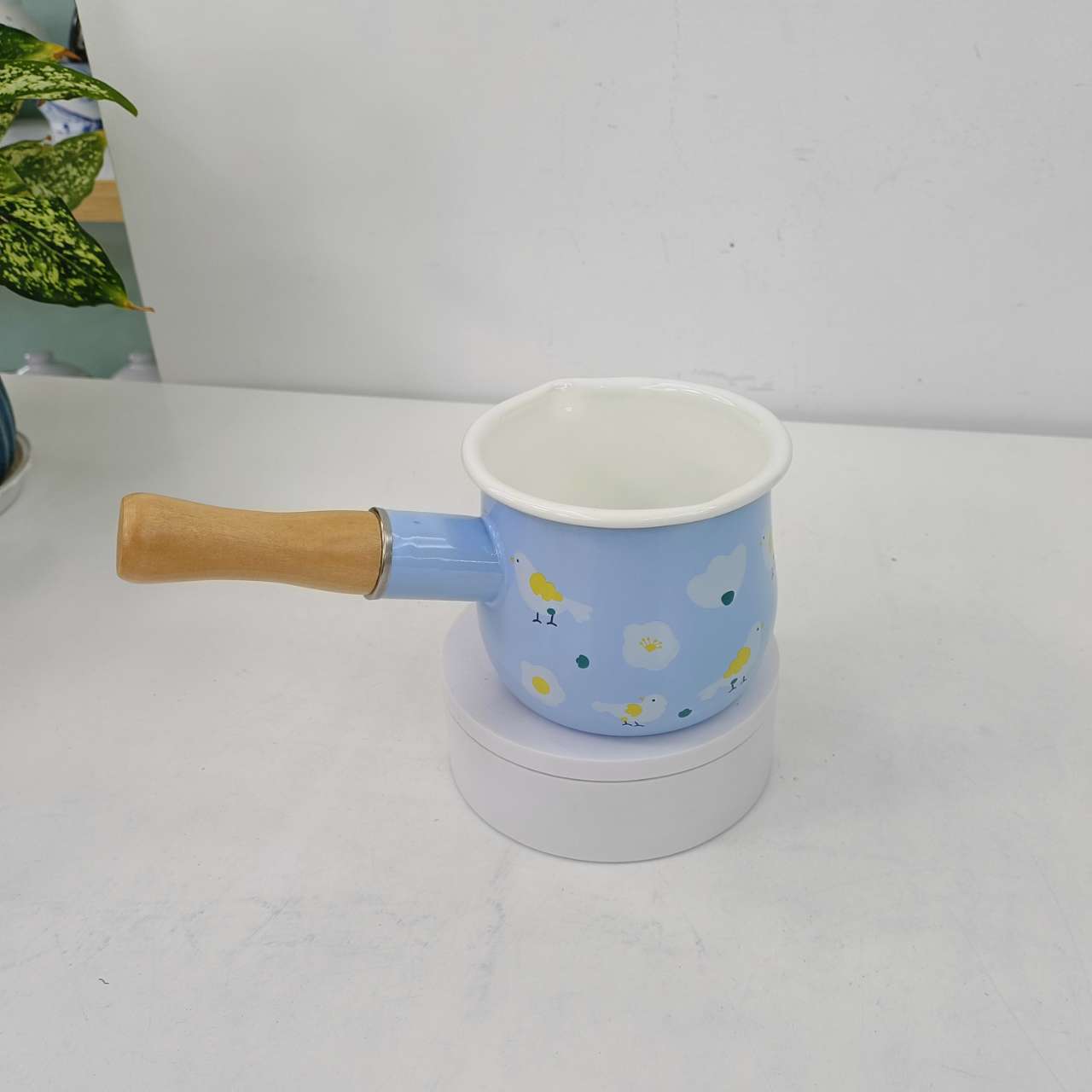 Thickened enamel milk cup, cute INS style, fresh and adorable. Enamel single-handle milk pot, wooden handle, Japanese and Korean enamel kitchenware batch pic 8