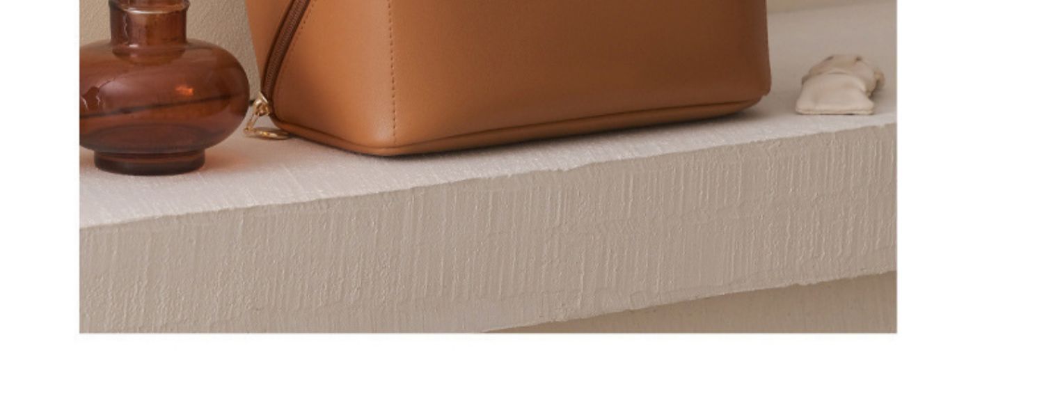 化妆包女大容量便携ins高级感网红2022新款旅行化妆品洗漱收纳袋详情5