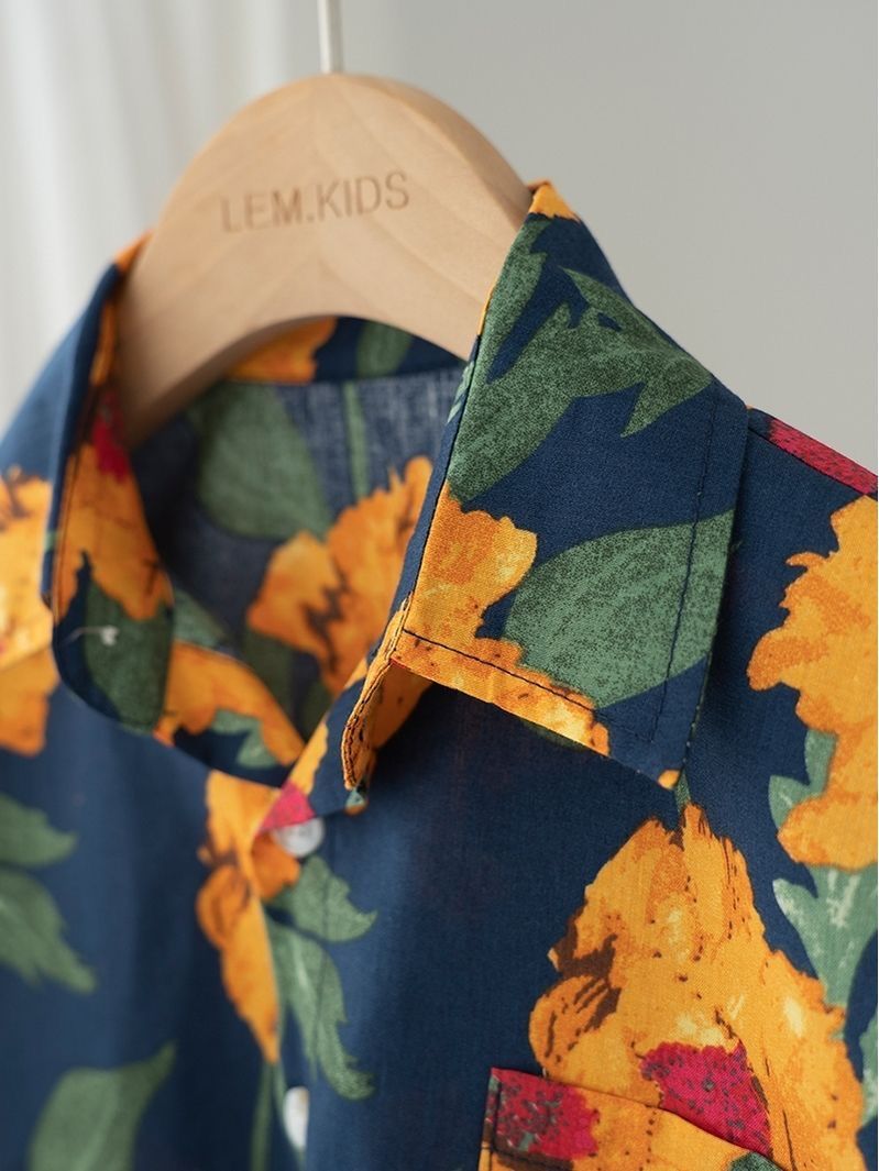 A new short-sleeved Hong Kong-style floral print shirt set for children and boys in 2024, a two-piece summer outfit pic 2