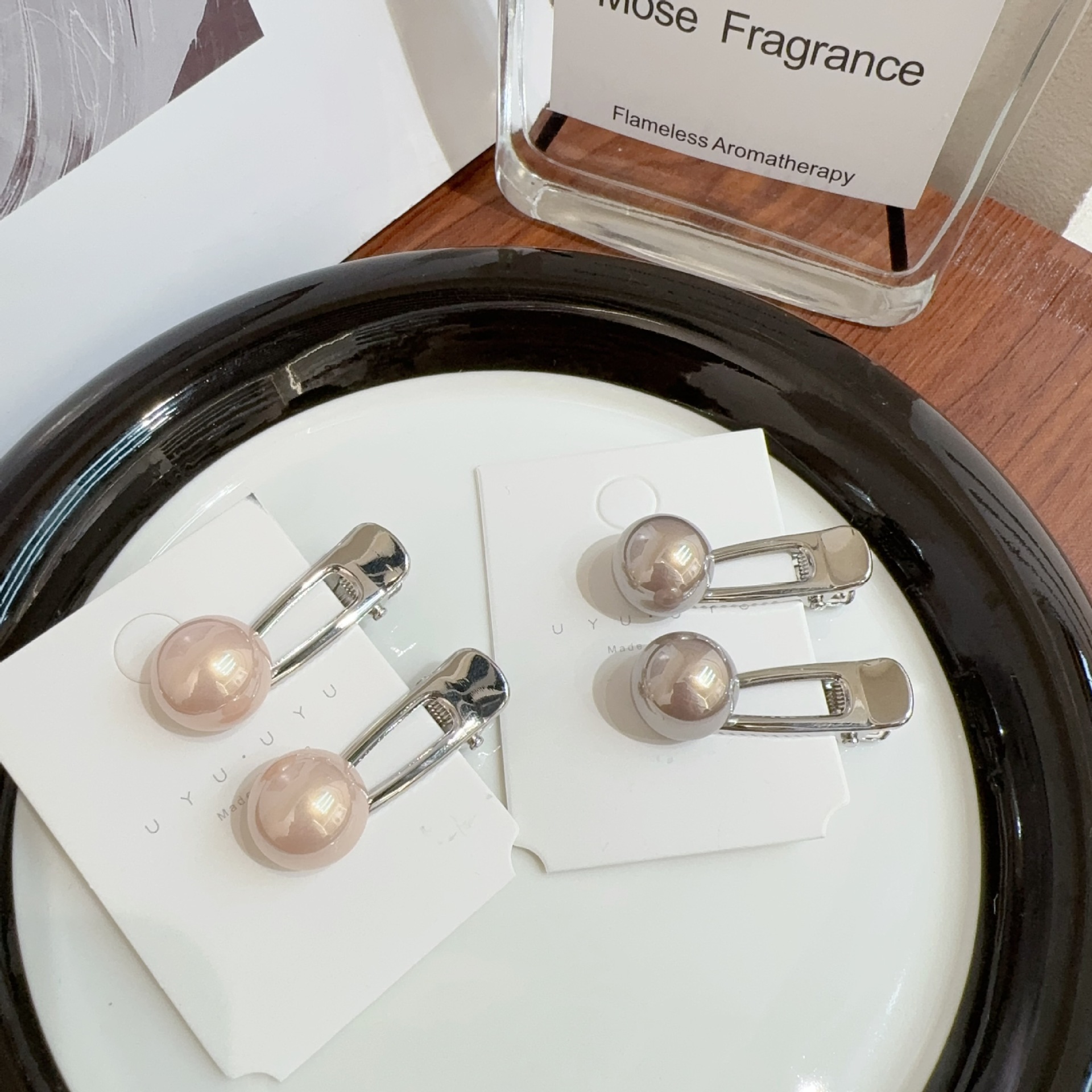 High-gloss pearl InS-style alloy hairpin for Spring 2024, new side bangs princess forehead hairpin pic 17