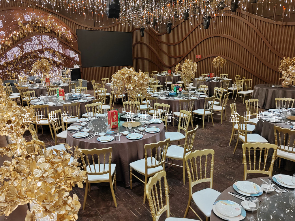 Hangzhou Banquet Center dining tables and chairs Hotel theme wedding bamboo joint chairs, European-style wedding castle chairs, wedding banquet folding chairs pic 3