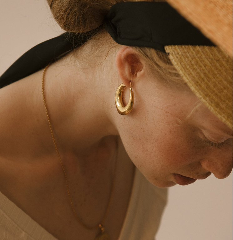 E135批发法式金属风 空心月牙形镂空耳环 18K金钛钢时髦气质复古详情9