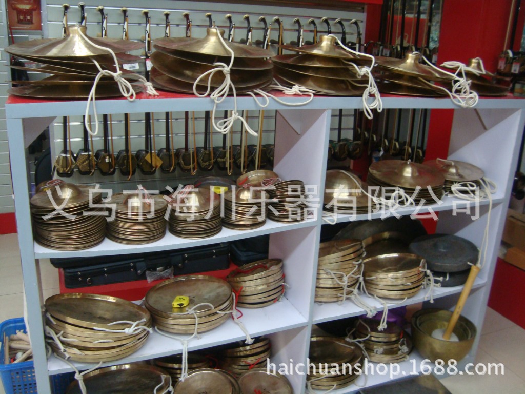 手工锻造铜锣高中低虎音抄锣开道锣打击乐器响铜防汛抗洪预警铜锣详情13