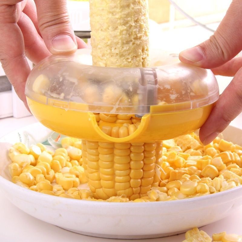 A circular corn separator for peeling corn kernels and a convenient corn thresher pic 5