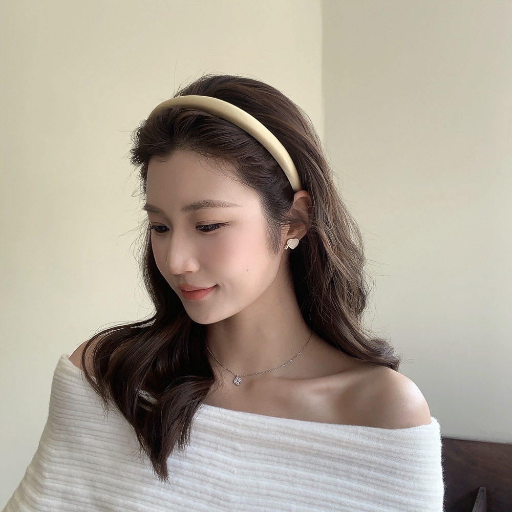 A light luxury and high-end satin fine-edge sponge hairband for women, a solid color high headband for the top of the head, a new trendy style in 2023 pic 26