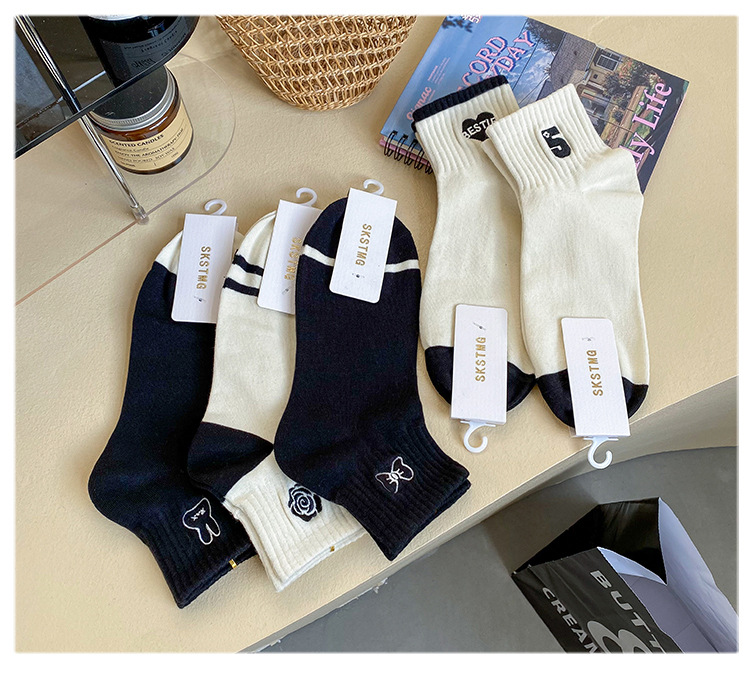 袜子地摊一件代发秋冬季女士袜子 ins风低帮棉袜 刺绣短筒拼色船袜女 诸暨女袜批发一件代发详情23