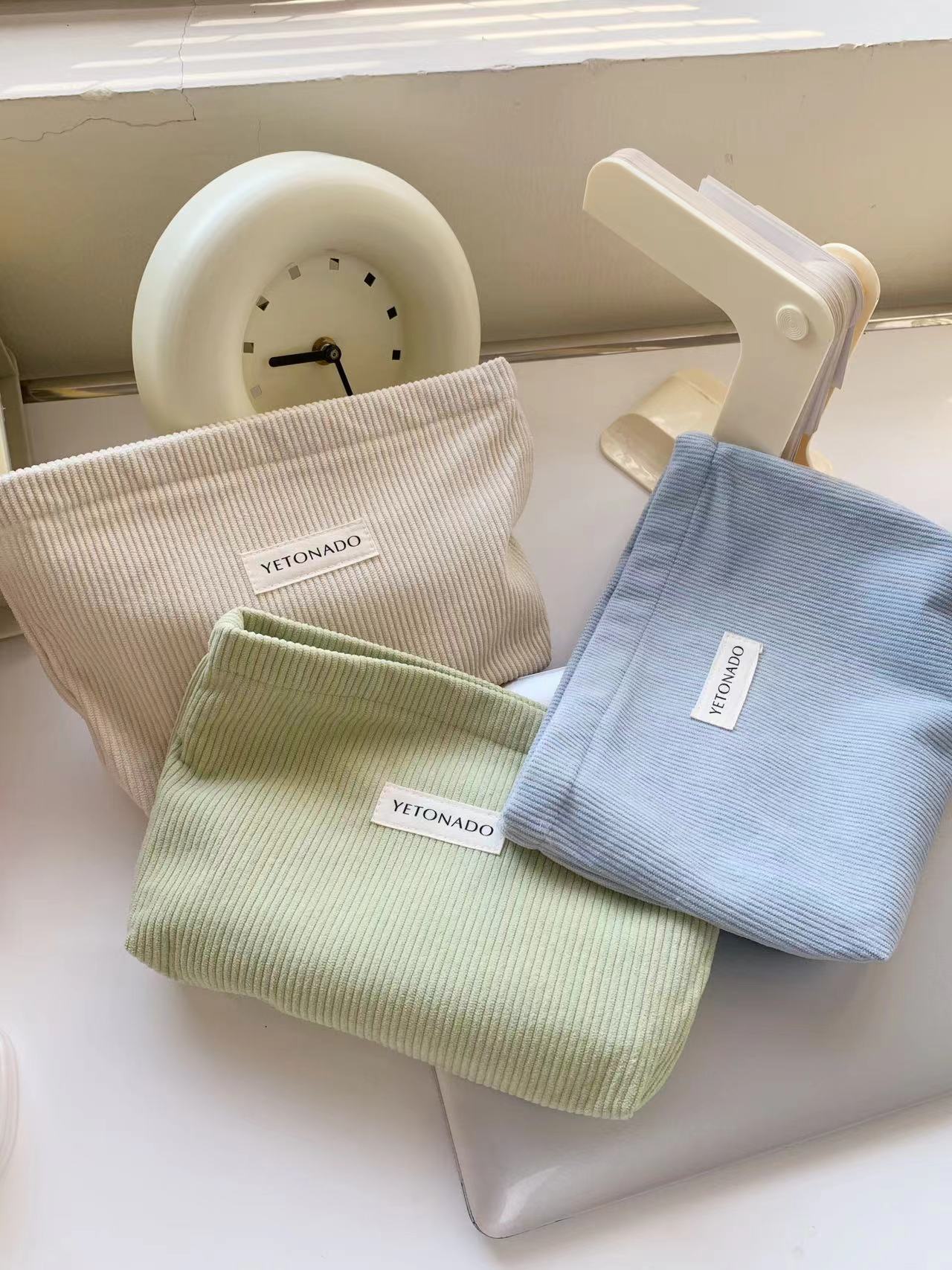 纯色灯芯绒布袋大容量化妆包手拿包收纳帆布袋收纳包便携洗漱包详情6