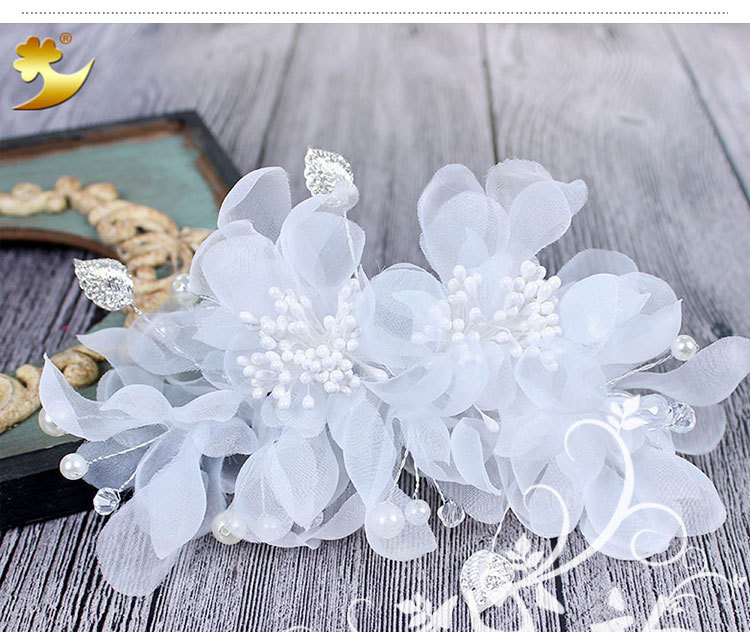 Xinyun Japanese and Korean bride headwear, handcrafted silk gauze white flower hair clips, studio wedding dress headwear accessories in stock pic 17