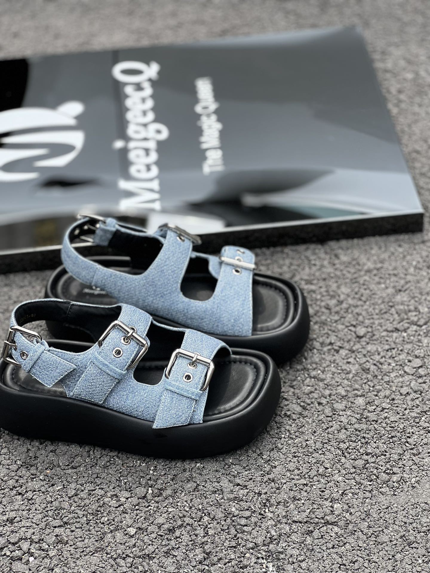 Meeigeec.Q厚底牛仔蓝个性百搭女士凉鞋2024夏季新款沙滩凉鞋现货详情15