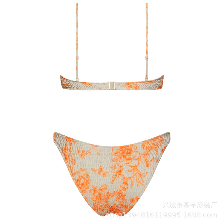 The 11-color INS triangular double-sided swimsuit with strapless and pleated designs from Europe and America has swept the new bikini style pic 7