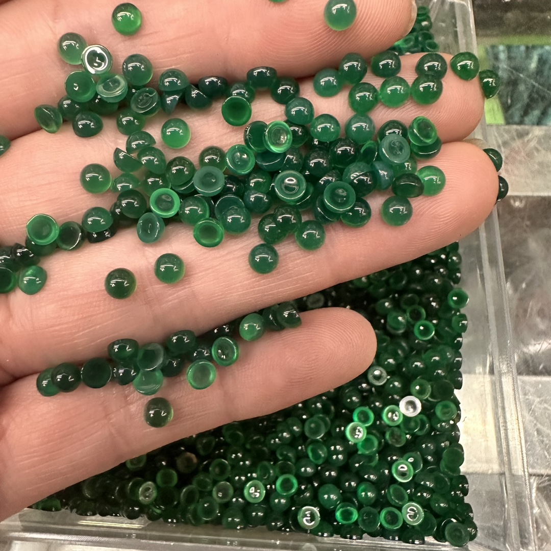 Cross-border direct sales of 4mm red agate ring face gemstones, European and American fashionable agate bare stone gemstone handicrafts wholesale, natural stone jewelry, natural stone jewelry accessories pic 5