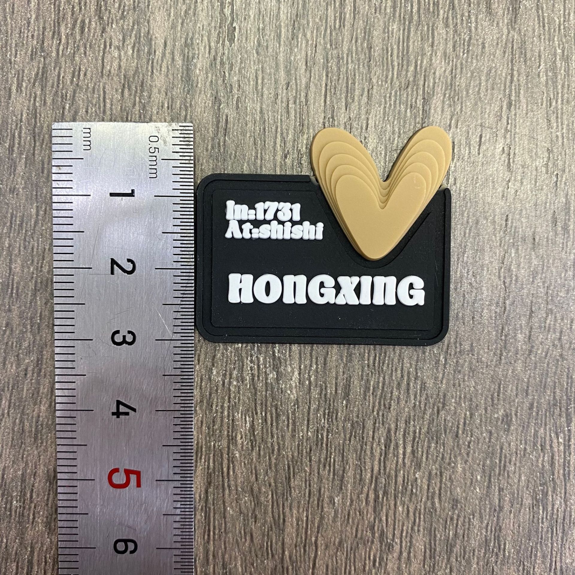 彩色硅胶标橡胶标 新款爱心滴塑 潮袜商标硅胶滴塑标详情4