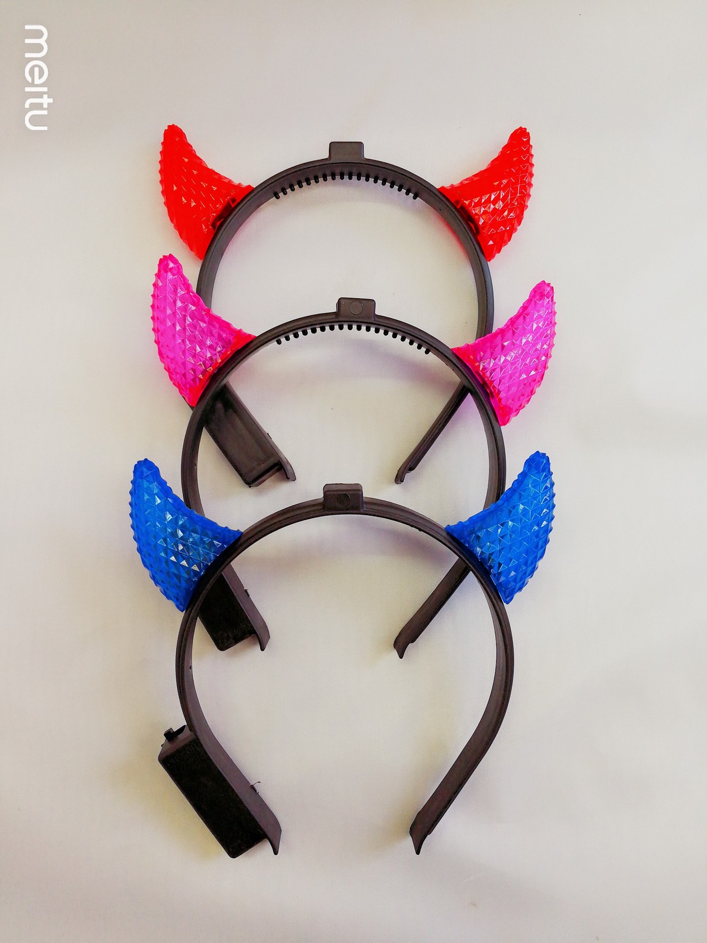 经典热销透明小牛角 LED发光头扣牛角头饰产家批发直销详情1