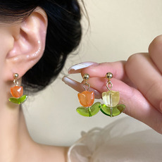 银针不对称栀子花耳环女设计感小众百搭珍珠耳钉冷淡风气质耳饰品详情3