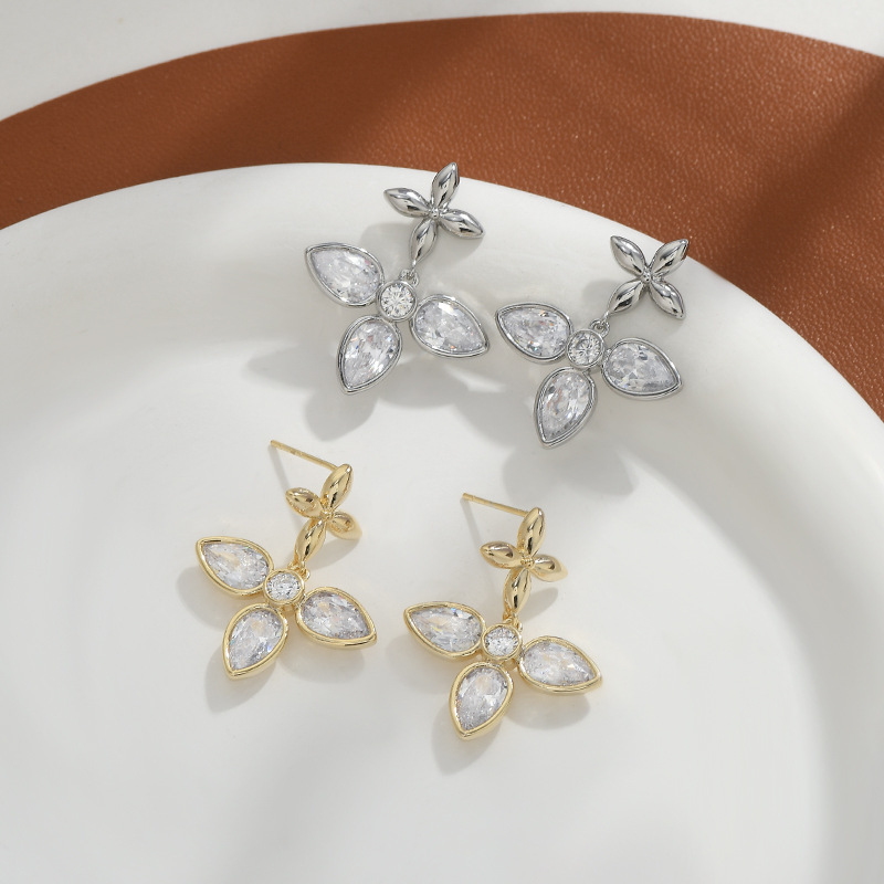 2024年新款锆石气质耳钉女S925银针高级感十字架耳饰个性夸张耳环详情2