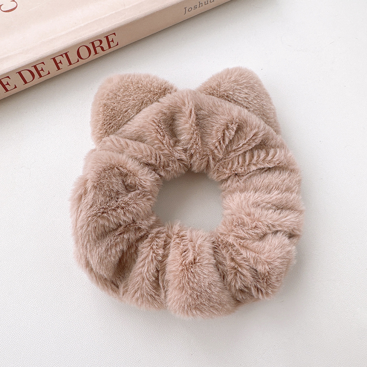 新款秋冬毛绒大肠发圈跨境热卖简约纯色猫耳朵头绳百搭发绳发饰详情12