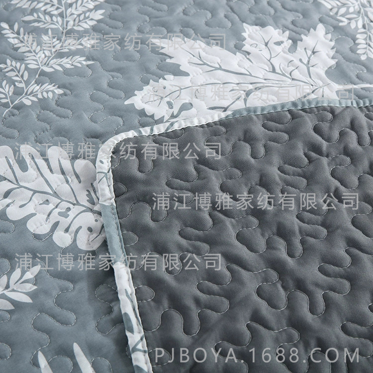 Maple leaf polyester yarn-dyed jacquard double-layer yarn three-piece set, coconut large wood buttonhole tightly spun yarn-dyed gauze pic 10