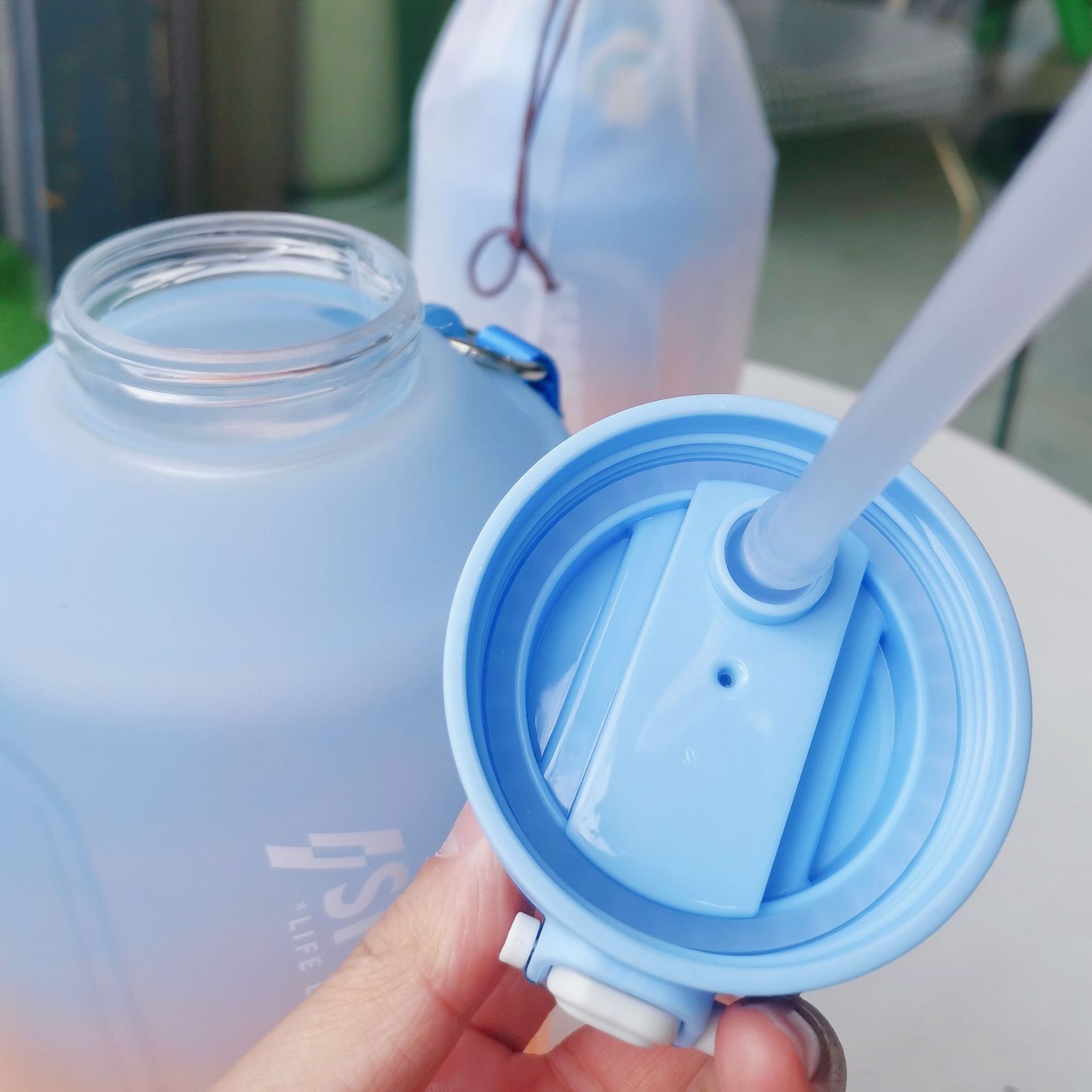 M5-8025 Large capacity ton-ton bucket gradient color sports cup, portable spring lid with straw cup, Amazon pic 11