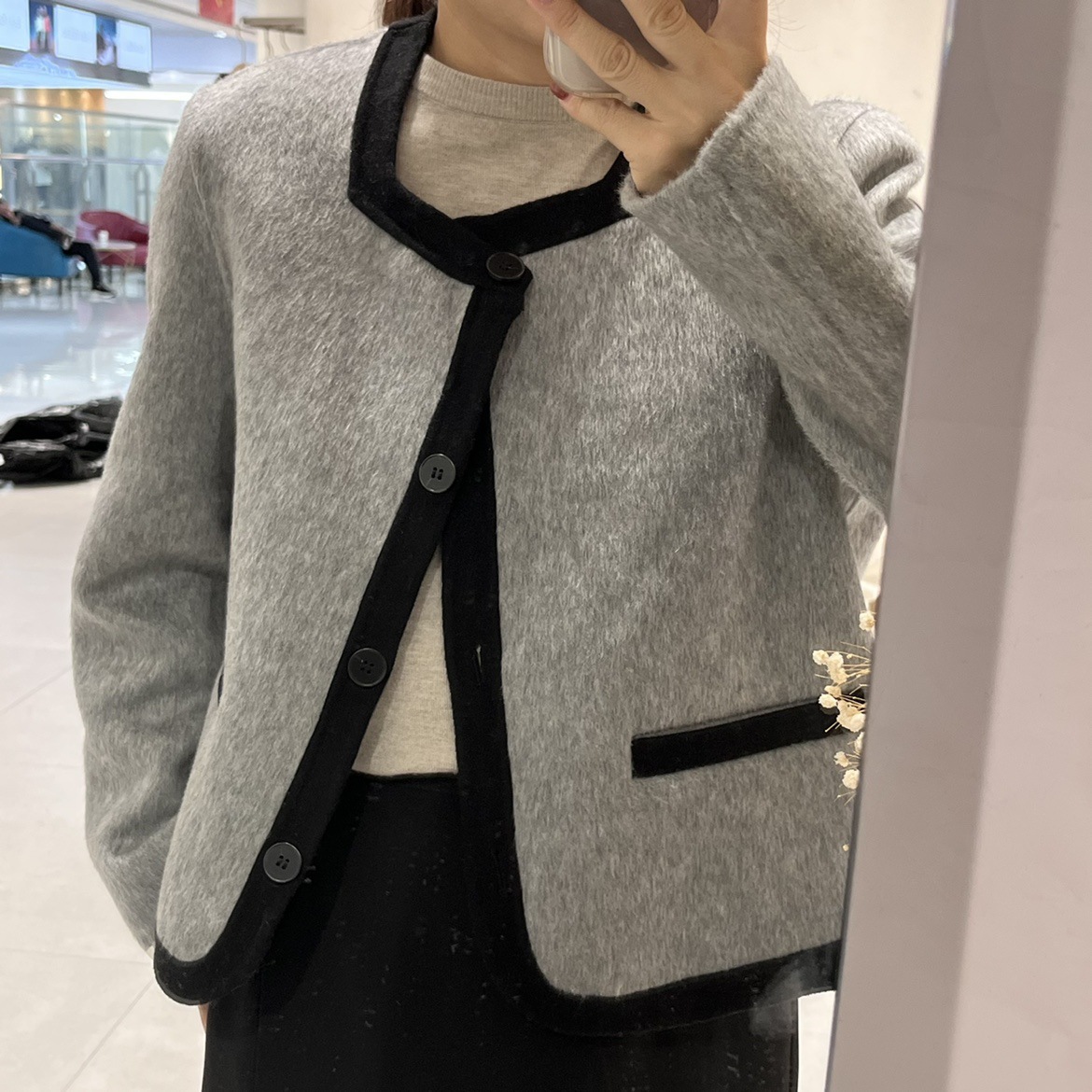 French chanel-style short double-sided wool and woolen coat for women to look younger and petite in spring. Cashmere Hepburn style top pic 20