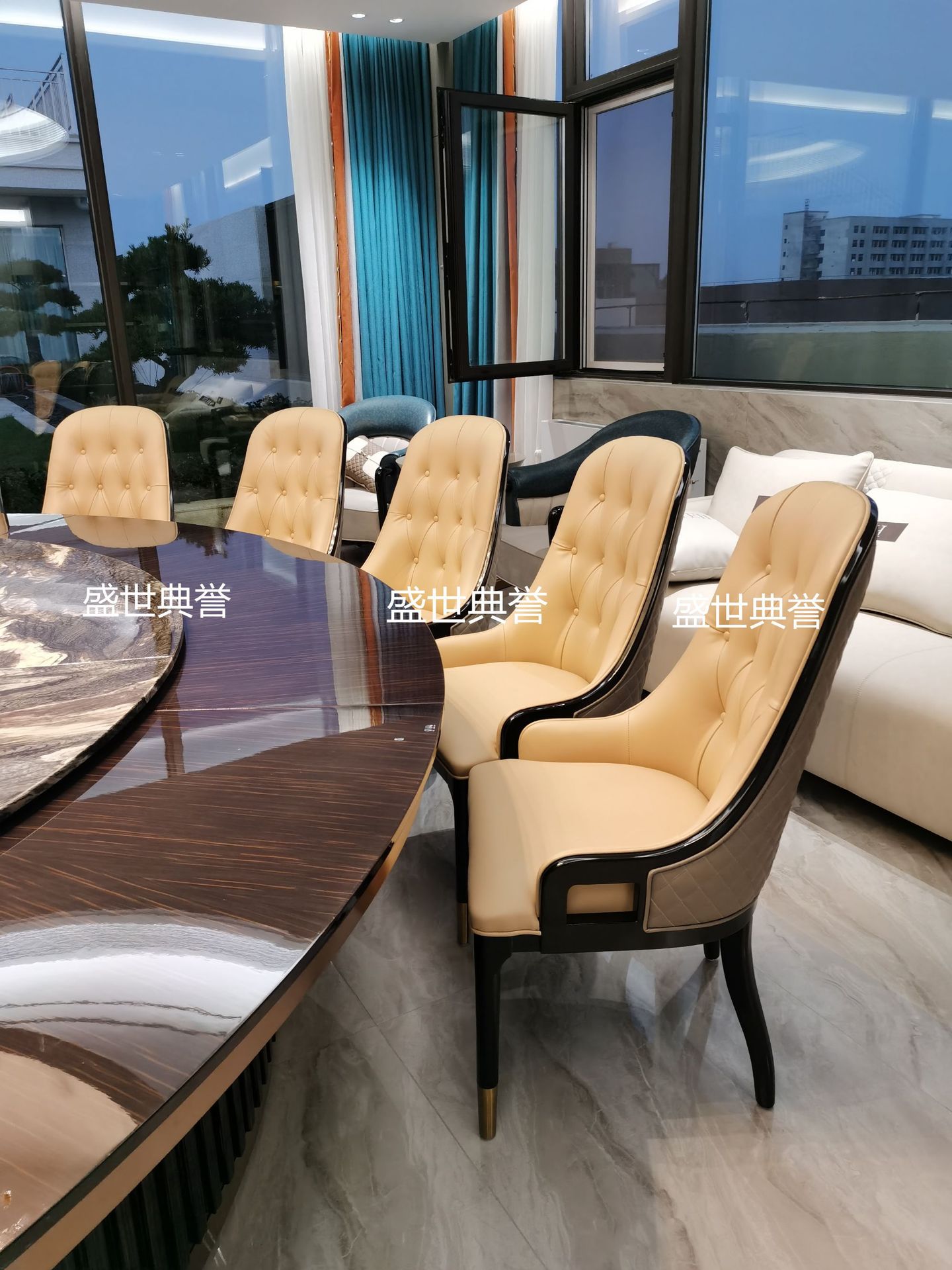Changsha resort hotel moderno y ligero lujo mesa y silla de madera sólida recepción de club de gama alta silla de paquete suave habitación privada silla de comedor de madera de cera blanca pic 3