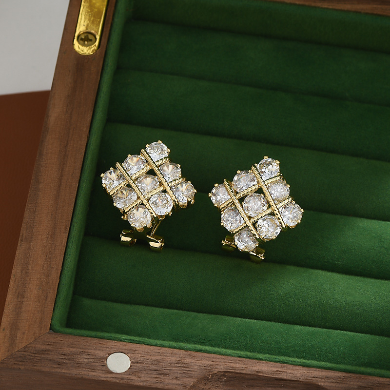 2024年新款镶锆石气质耳钉女S925银针高级感几何方糖耳饰精致耳环详情8