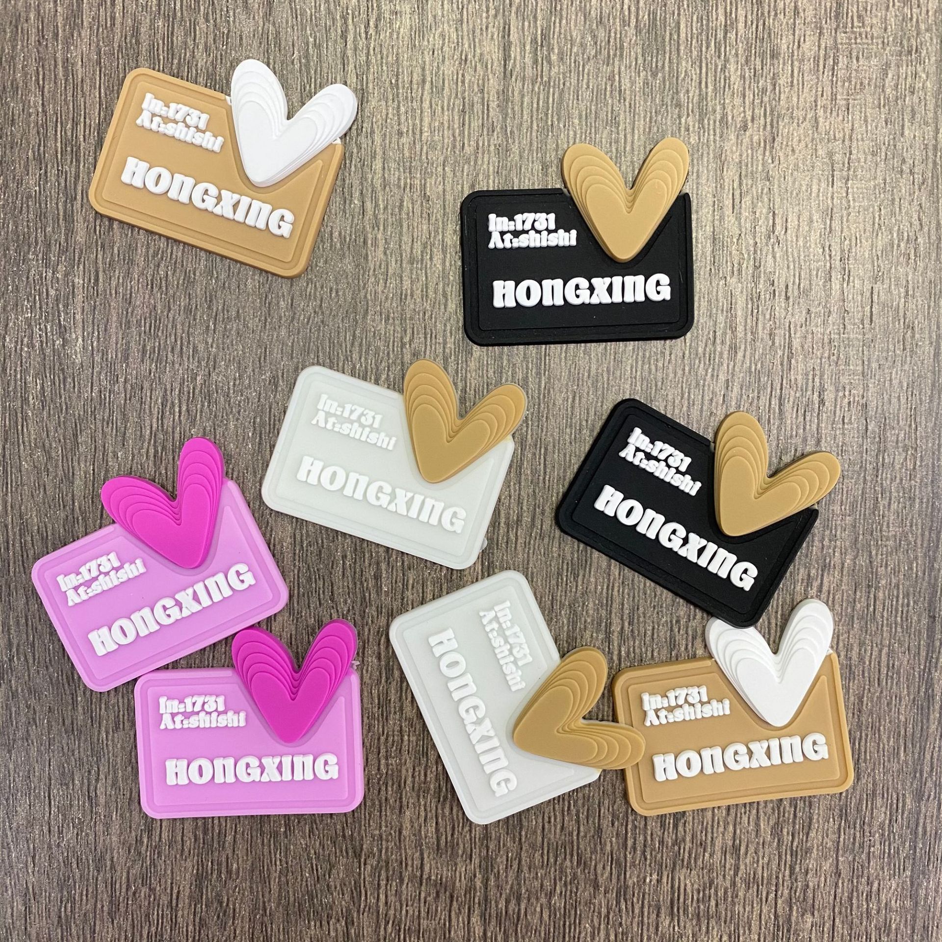 彩色硅胶标橡胶标 新款爱心滴塑 潮袜商标硅胶滴塑标详情2