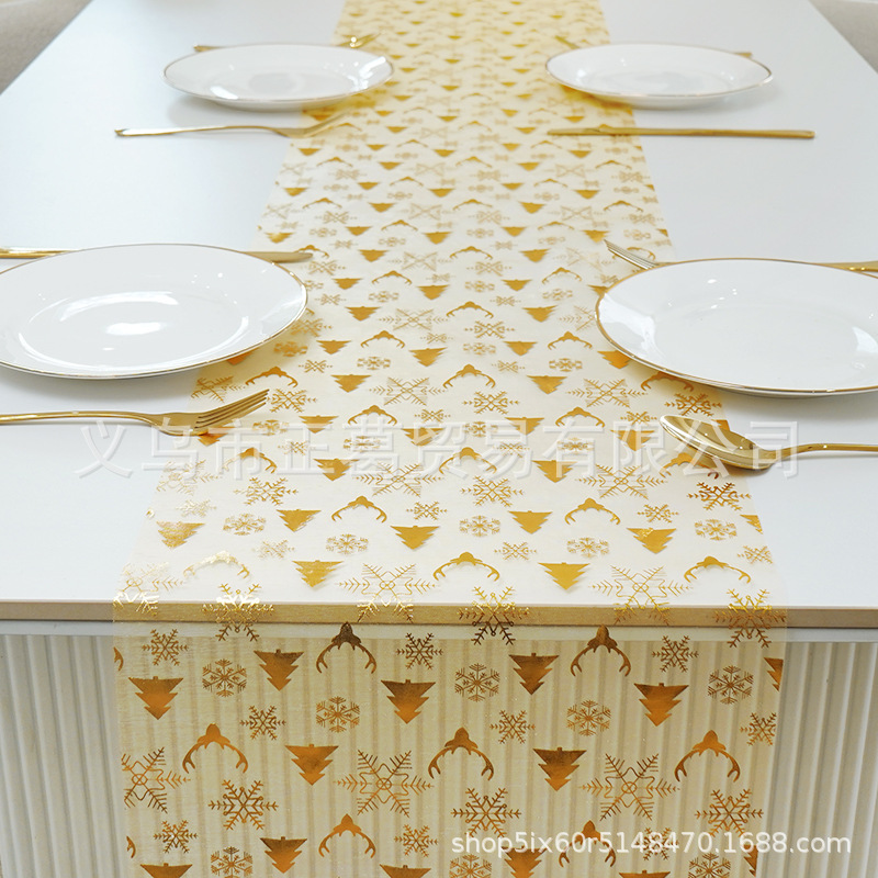 新款现代简约时尚创意大方高级感圣诞桌旗欧根纱烫金色雪花鹿头节日餐桌装饰材料桌布桌旗详情2