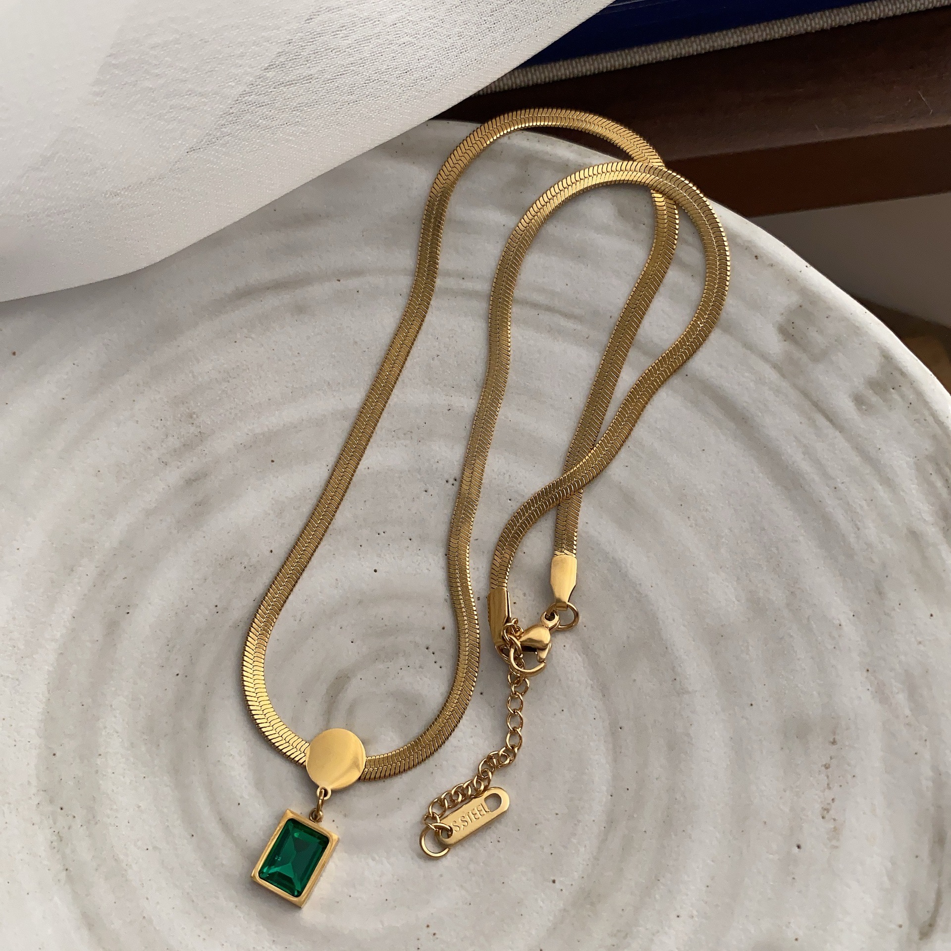 Gold brick titanium steel necklace for women, light luxury, high-end design sense, niche golden collarbone chain, 2025 new trendy sweater chain pic 22