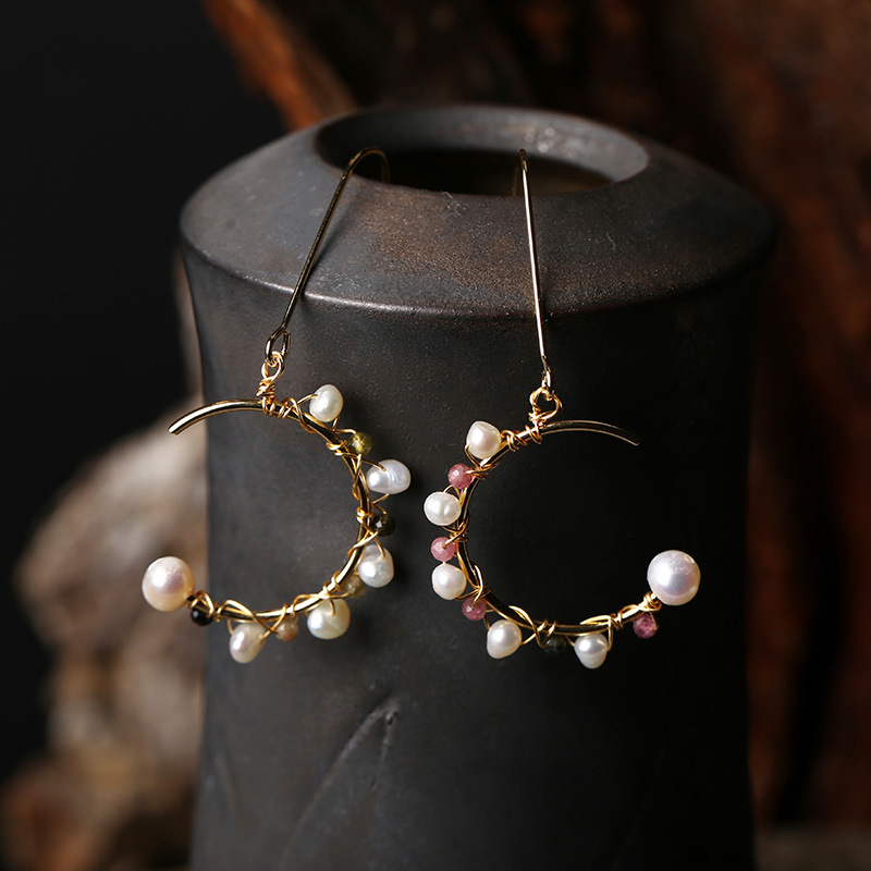 Hand-wound natural tourmaline freshwater pearls, retro and fashionable, face-enhancing, petite and unique, 14K gold-plated retro earrings for women pic 4