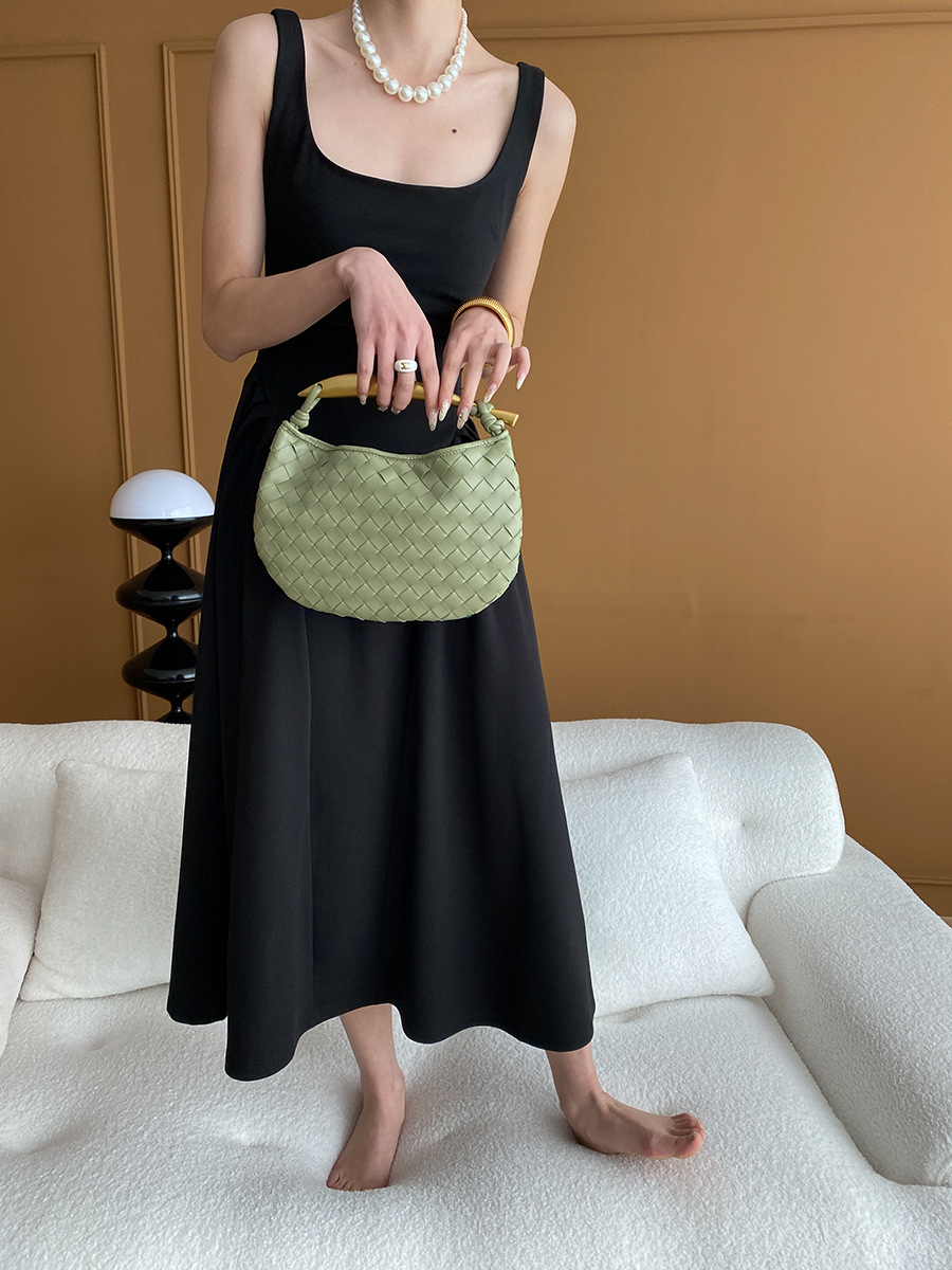 Sinan Antwai-cut French square-neck black vest dress 2024 Early Autumn New Style SN5158 pic 19