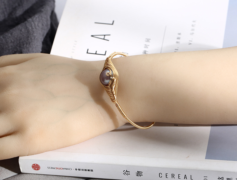 Japanese and Korean style natural freshwater pearl 14K gold-plated open bracelet, single large purple pearl peacock wound bracelet for women pic 15