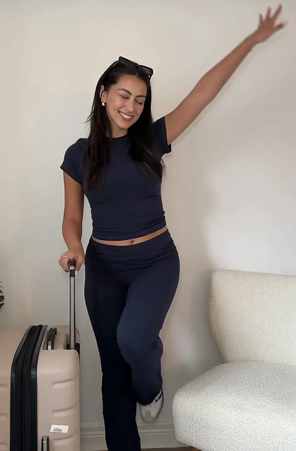 欧货早秋装2023年新款女装高级感时尚港风复古两件棉质休闲套装详情10