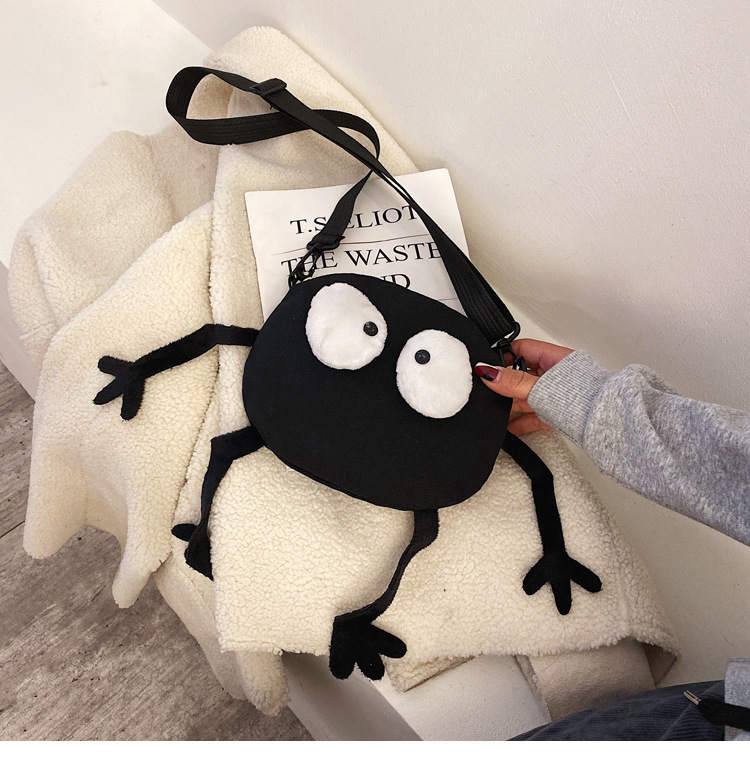 网红ins搞怪小黑毛煤球帆布斜挎包女可爱丑萌小包包女百搭单肩包详情16
