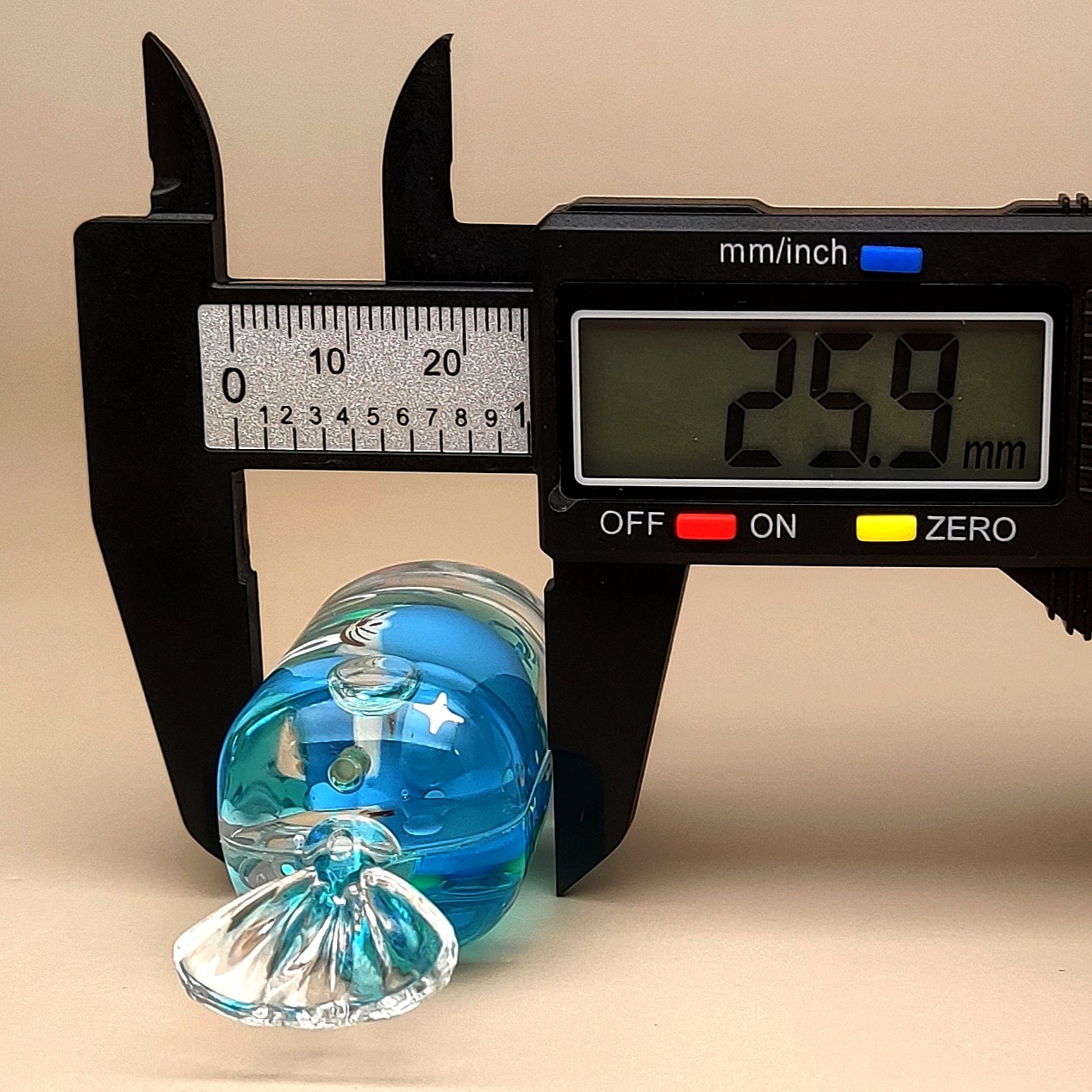 创意亚克力入油流沙瓶蓝色卡通钥匙扣香水汽车配饰桌面摆件饰品详情16