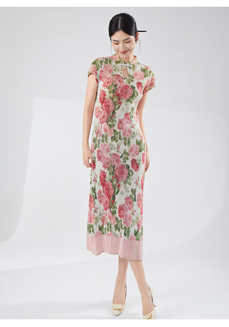 A new Chinese-style, retro, slit, mid-length, elegant and stylish dress for summer women with a modified version of the national trend pic 30