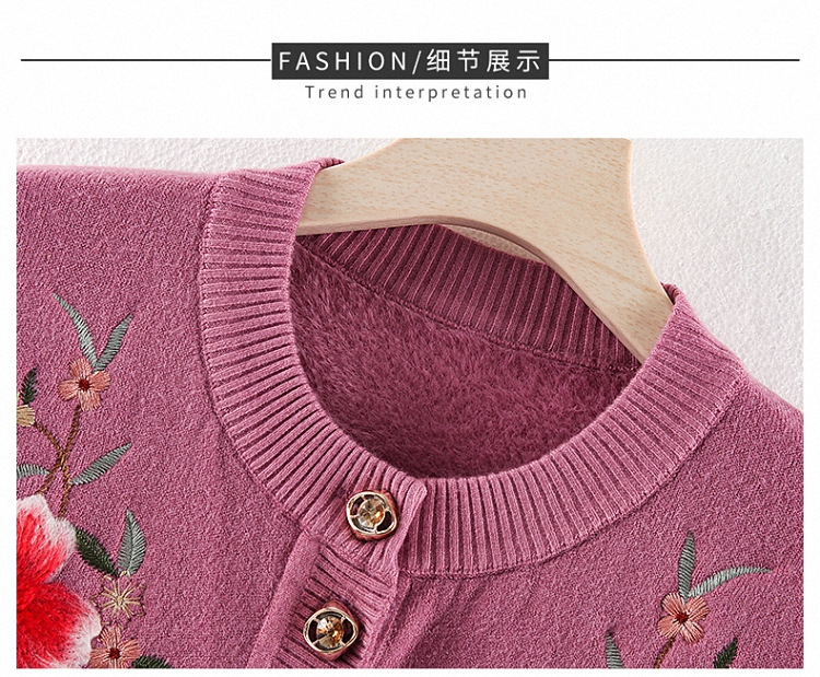 Warm tops for middle-aged and elderly people in autumn and winter: sweaters for grandmothers with fleece, cardigans for mothers, winter coats, and base coats for the elderly pic 15