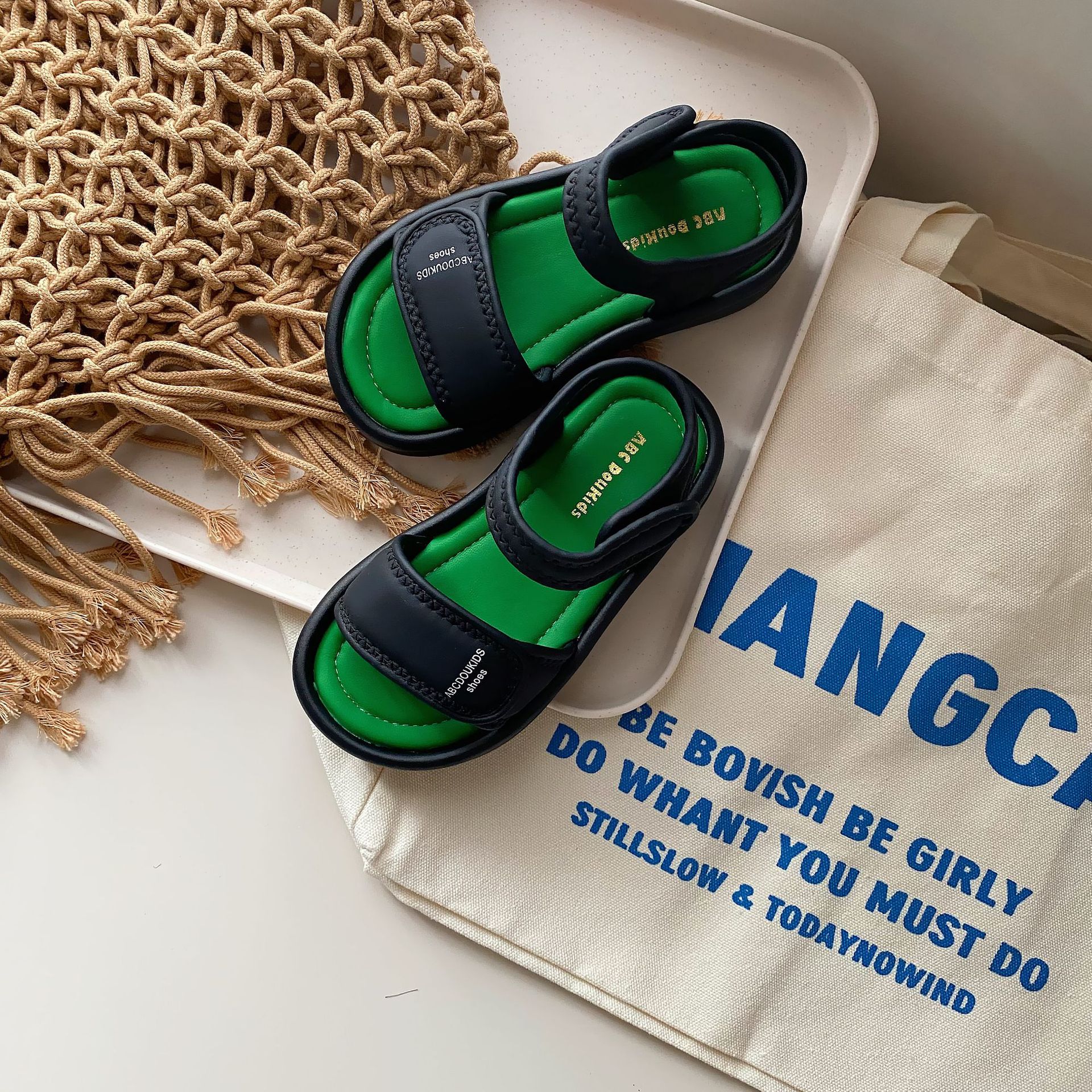 2024春夏季新款时尚百搭凉鞋圆头舒适软底运动魔术贴户外男女童鞋详情17