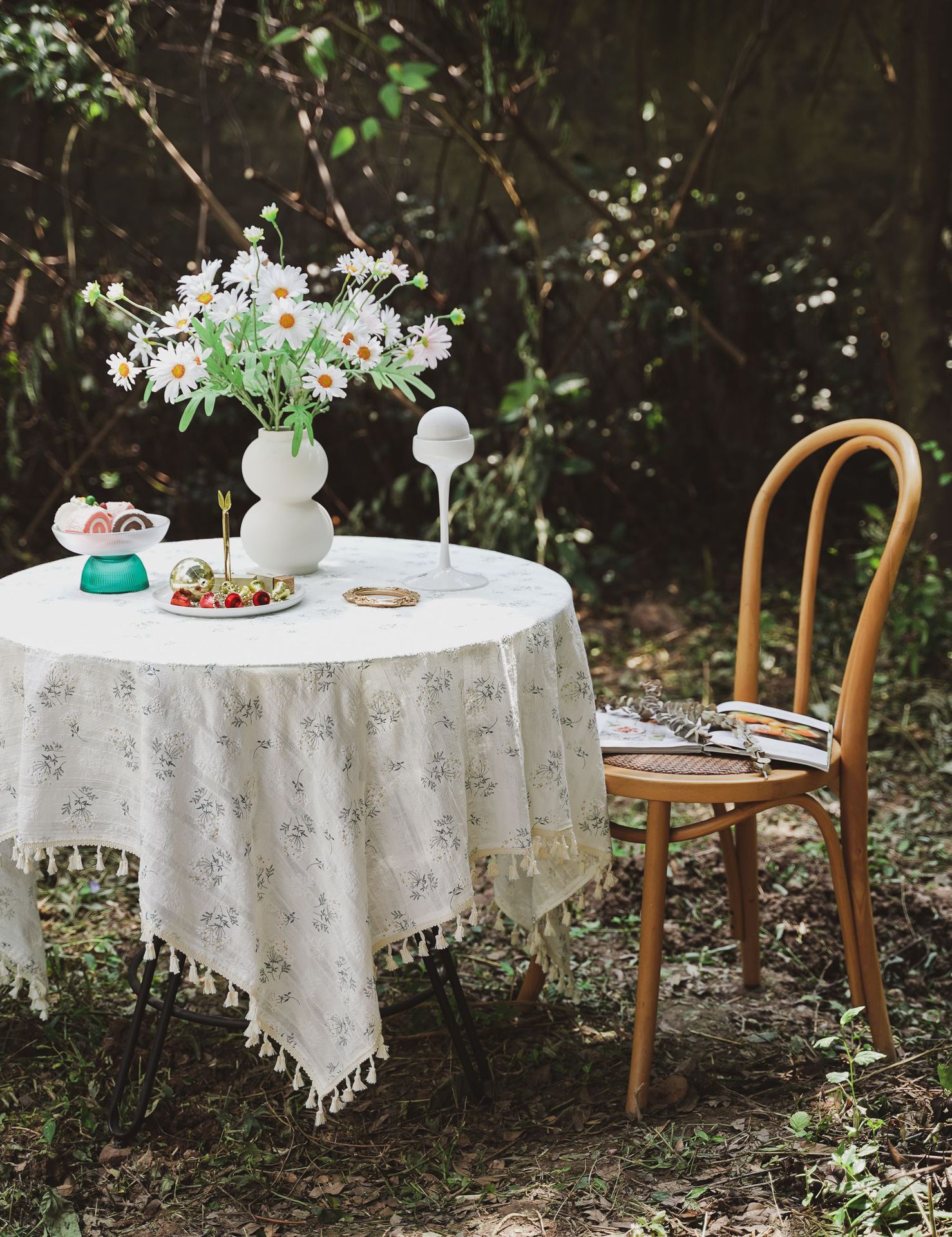 Fresh and clean cross-border tablecloth ins lilac flower fragments garden cotton and linen tablecloth fabric American decoration Amazon picnic cloth pic 16