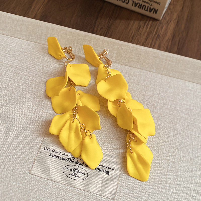 Silver needle yellow flower tassel stud earrings, super fairy-like spring and summer sweet earrings, fashionable, light luxury and high-end earrings for women pic 2